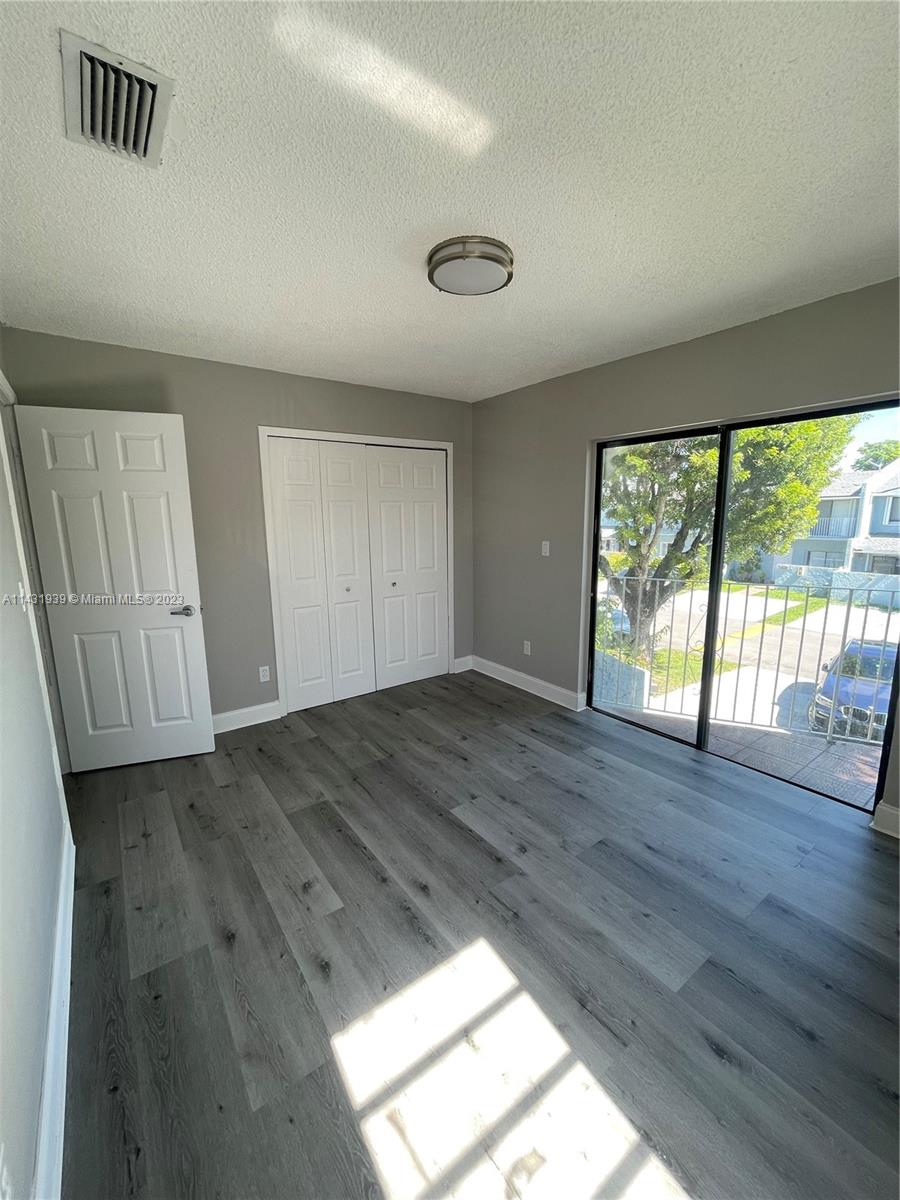 3860 SW 107th Ave # 11 Unit: 1-11
