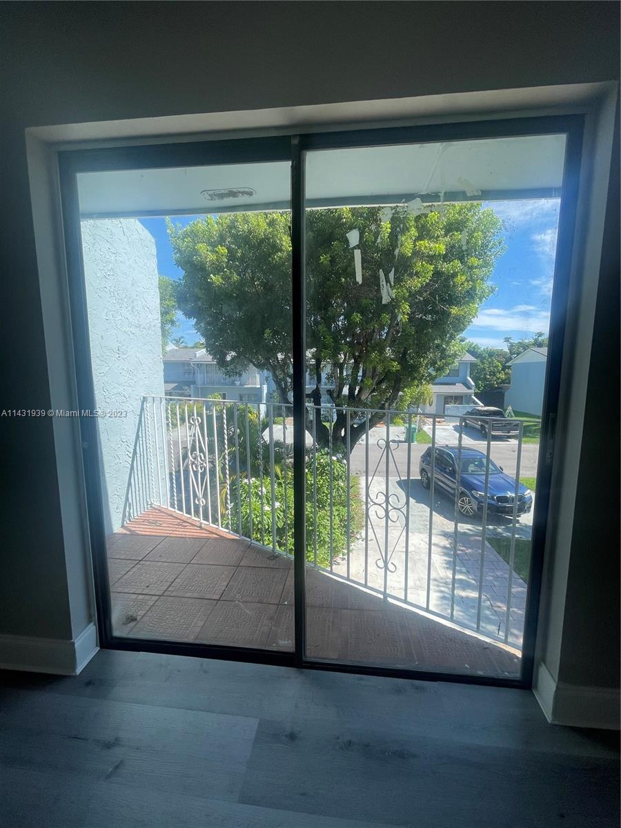 3860 SW 107th Ave # 11 Unit: 1-11