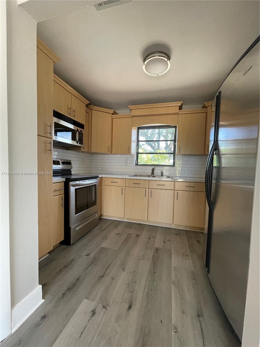 3860 SW 107th Ave # 11 Unit: 1-11