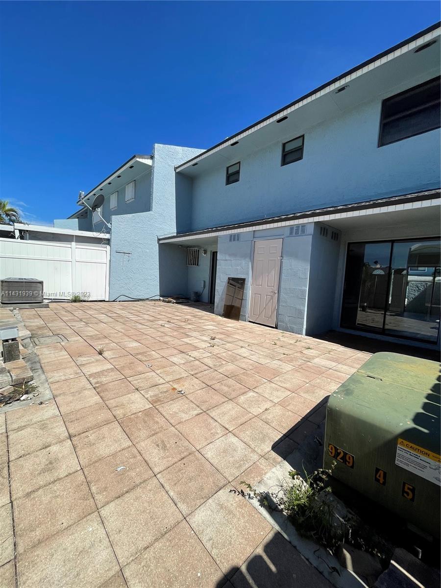 3860 SW 107th Ave # 11 Unit: 1-11