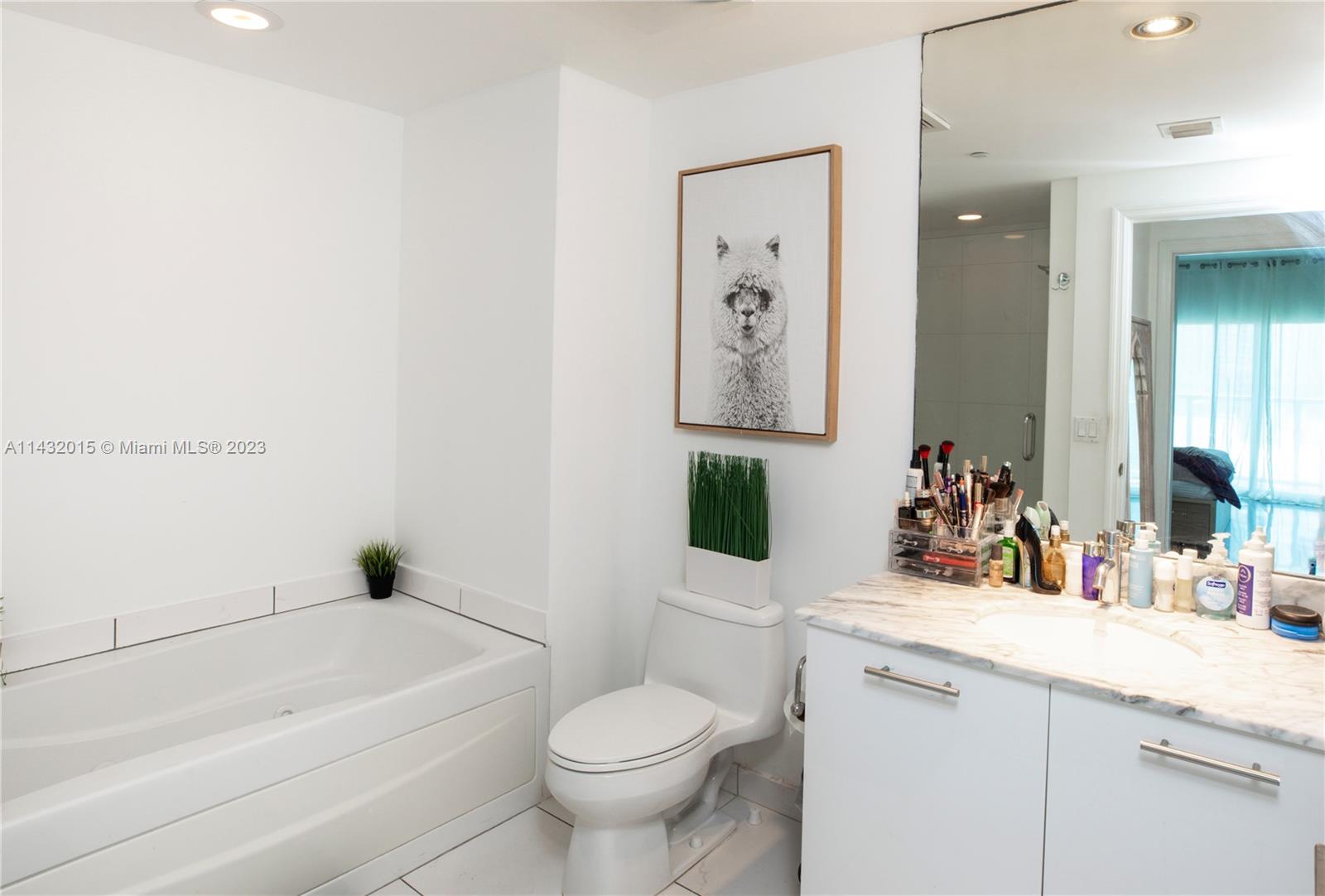 55 SE 6th St # 1808