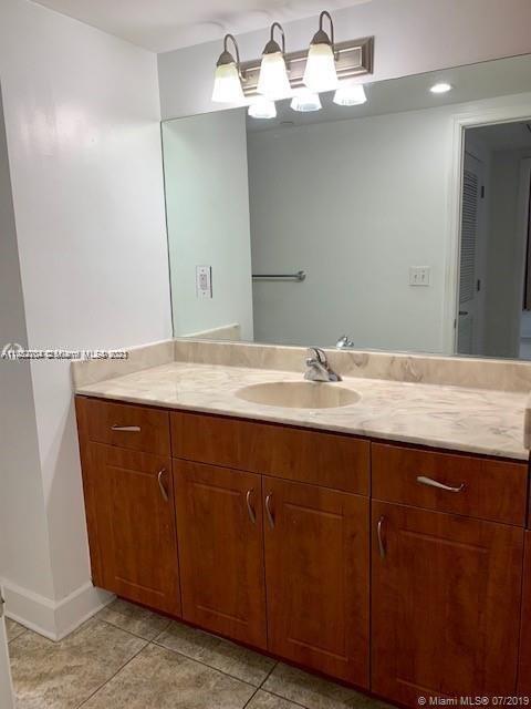 401 69th St Unit: 808