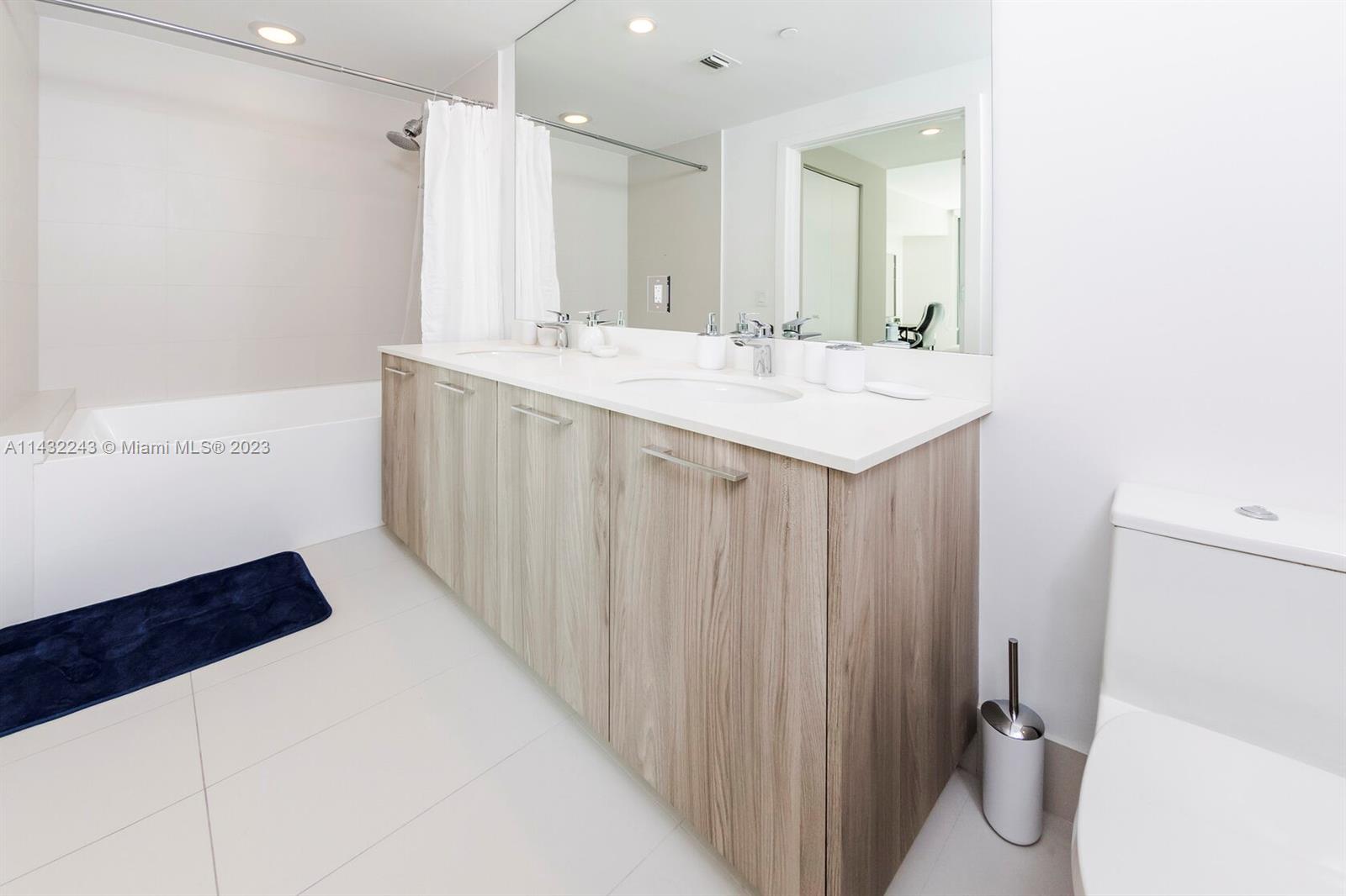 501 NE 31st St Unit: 3507