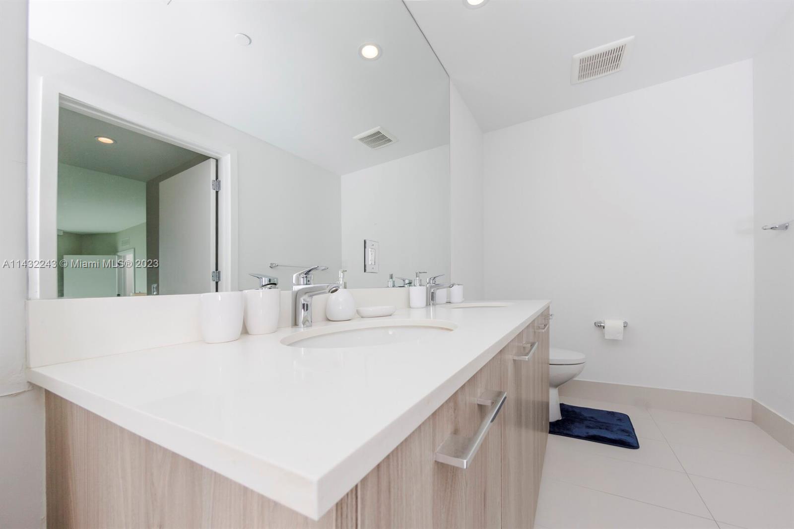 501 NE 31st St Unit: 3507