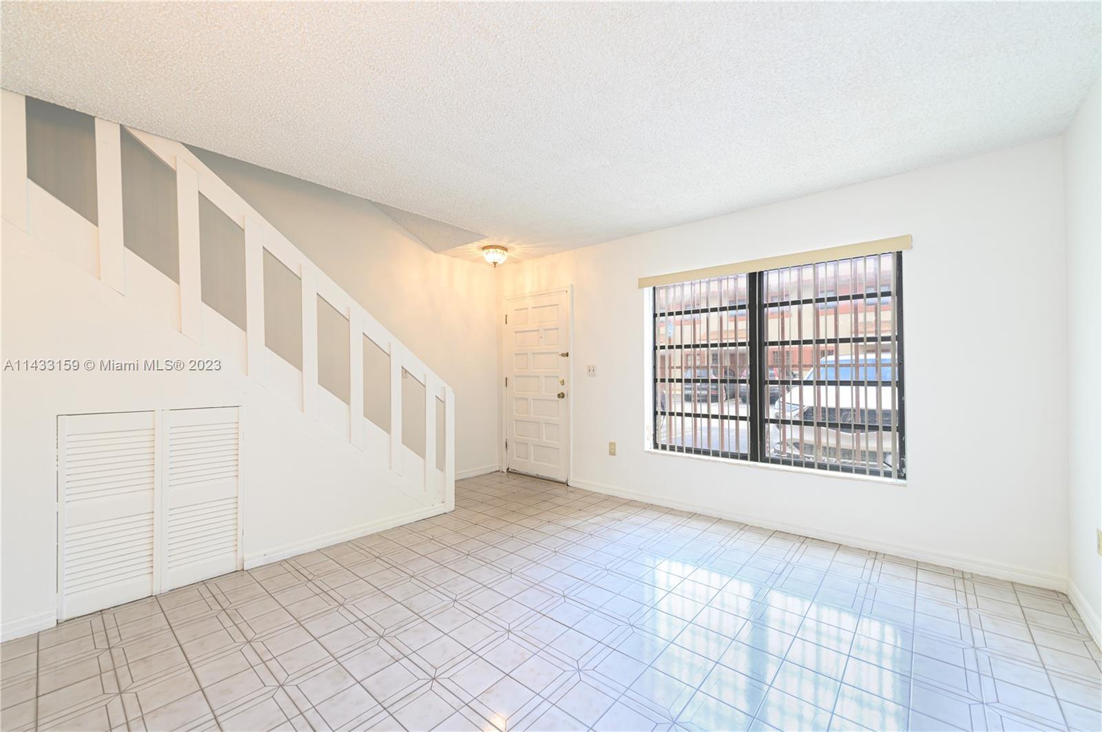111 SW 113th Ave # 8 Unit: 103-8