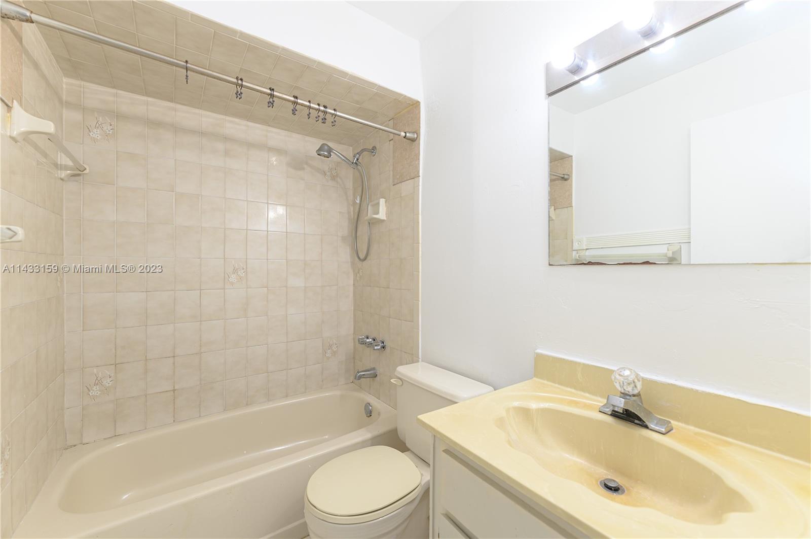 111 SW 113th Ave # 8 Unit: 103-8