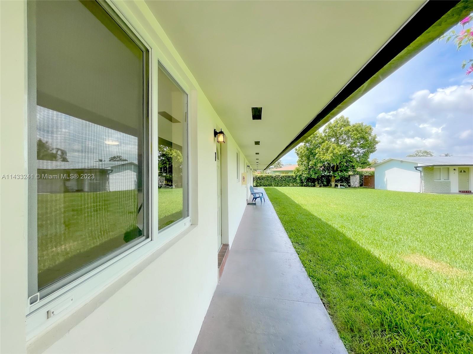 592 NE 150th St Unit: 1