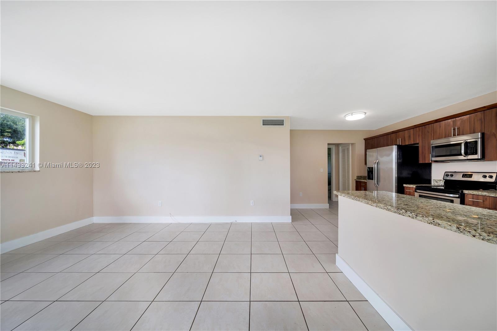 592 NE 150th St Unit: 1