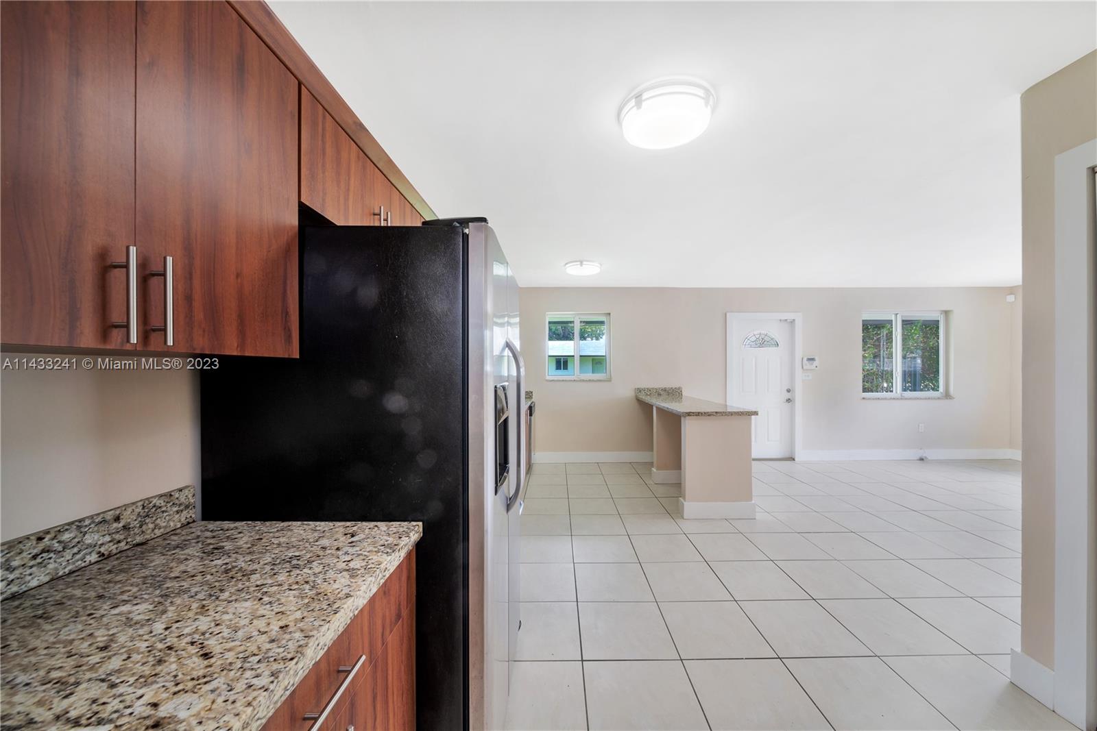 592 NE 150th St Unit: 1
