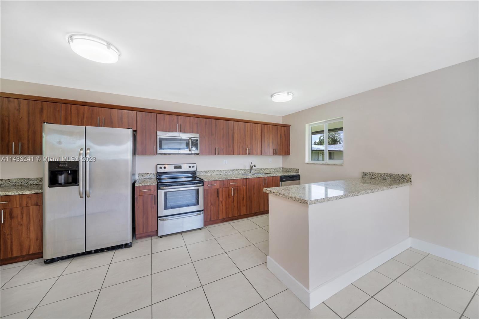 592 NE 150th St Unit: 1