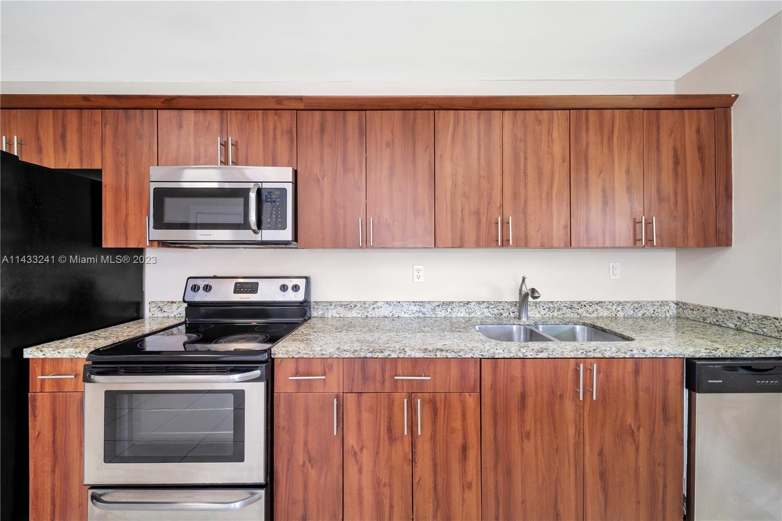 592 NE 150th St Unit: 1