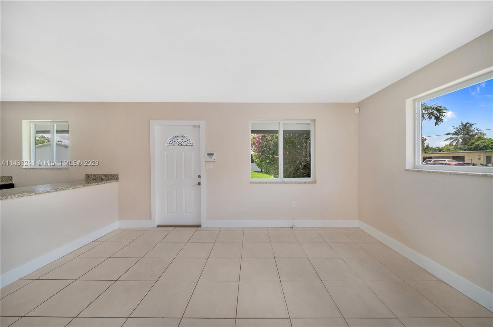 592 NE 150th St Unit: 1