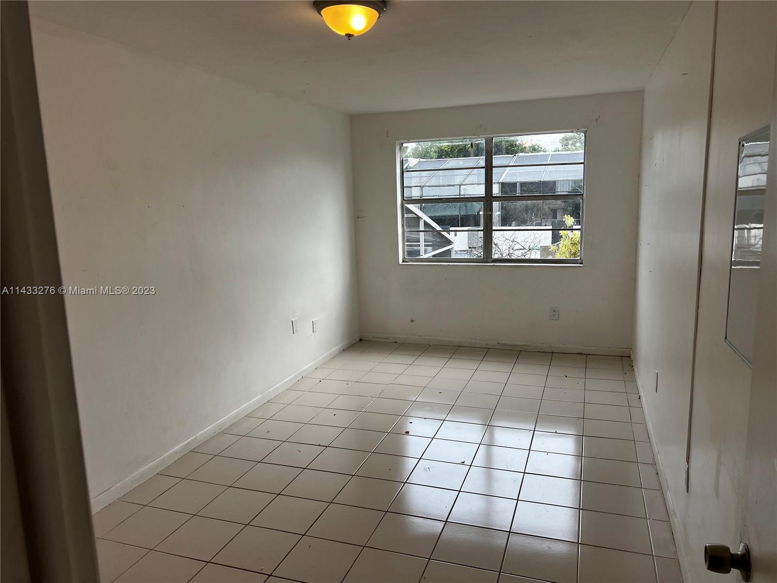 9775 SW 93rd Ter Unit: 9775