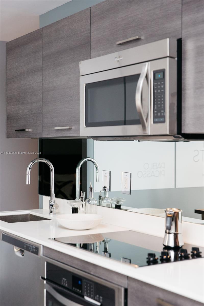 151 SE 1st St Unit: 601