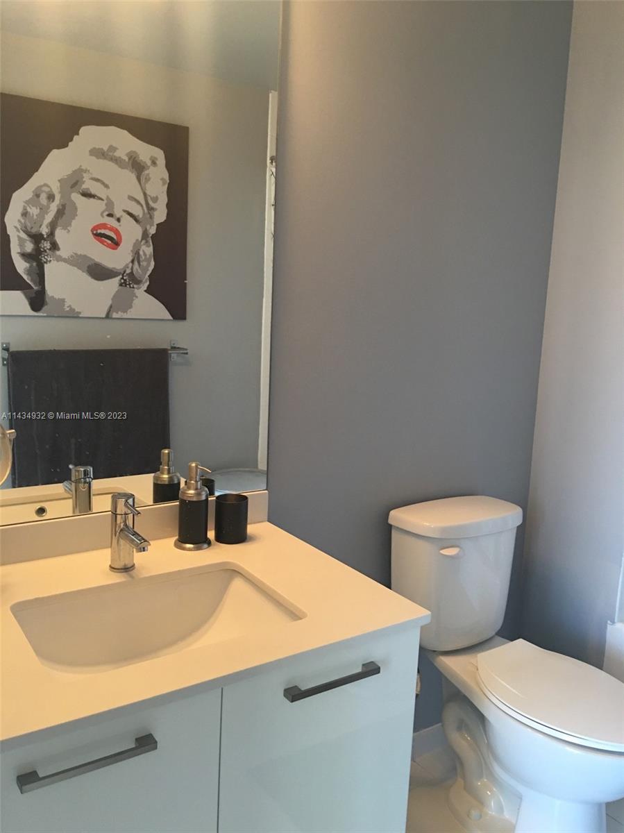 151 SE 1st St # 810