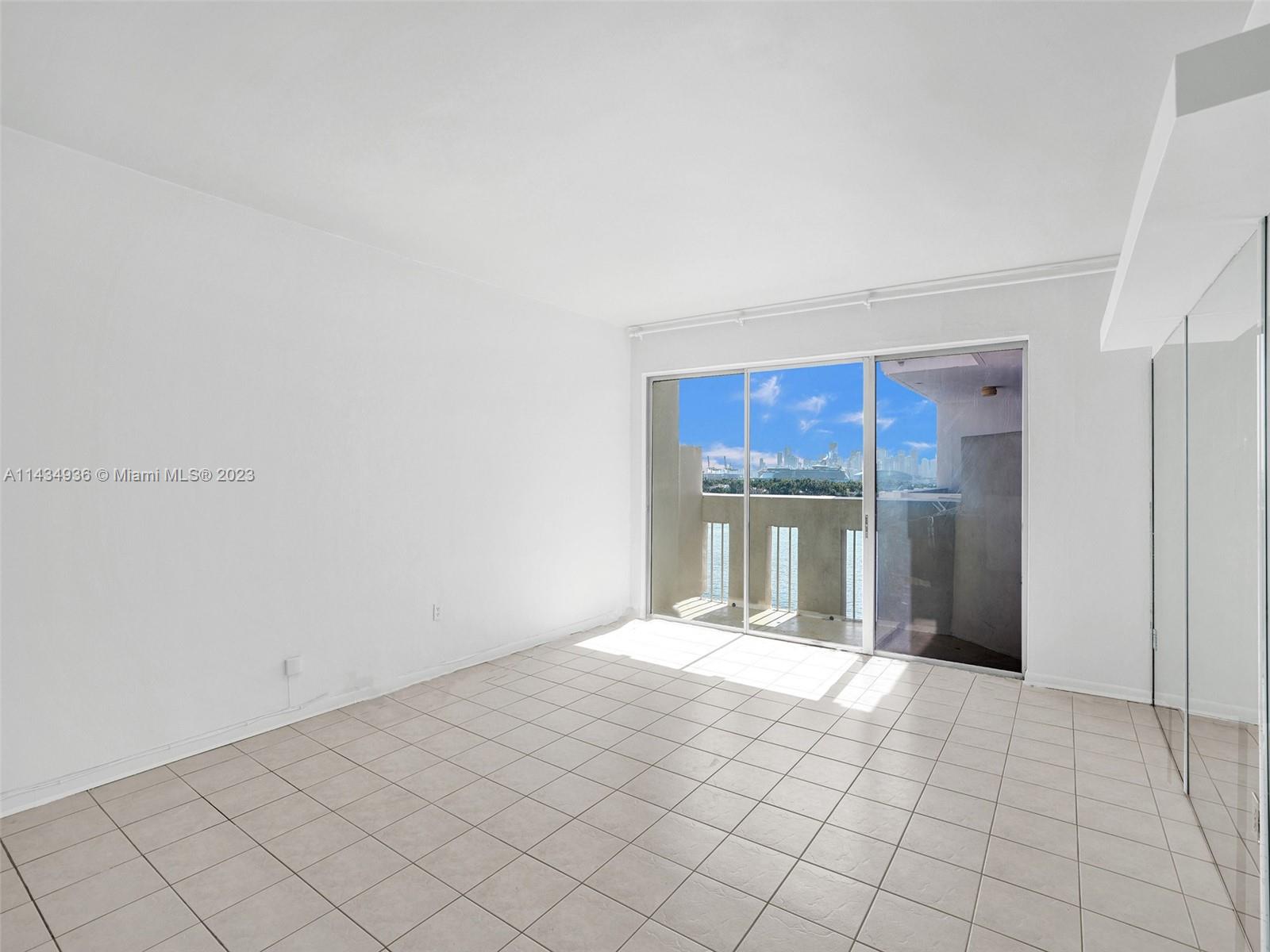 800 West Ave Unit: PH33