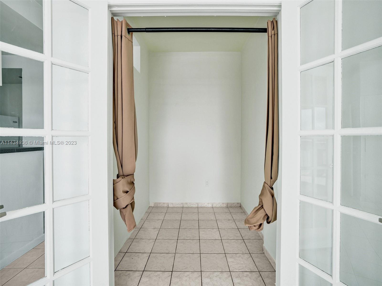 800 West Ave Unit: PH33