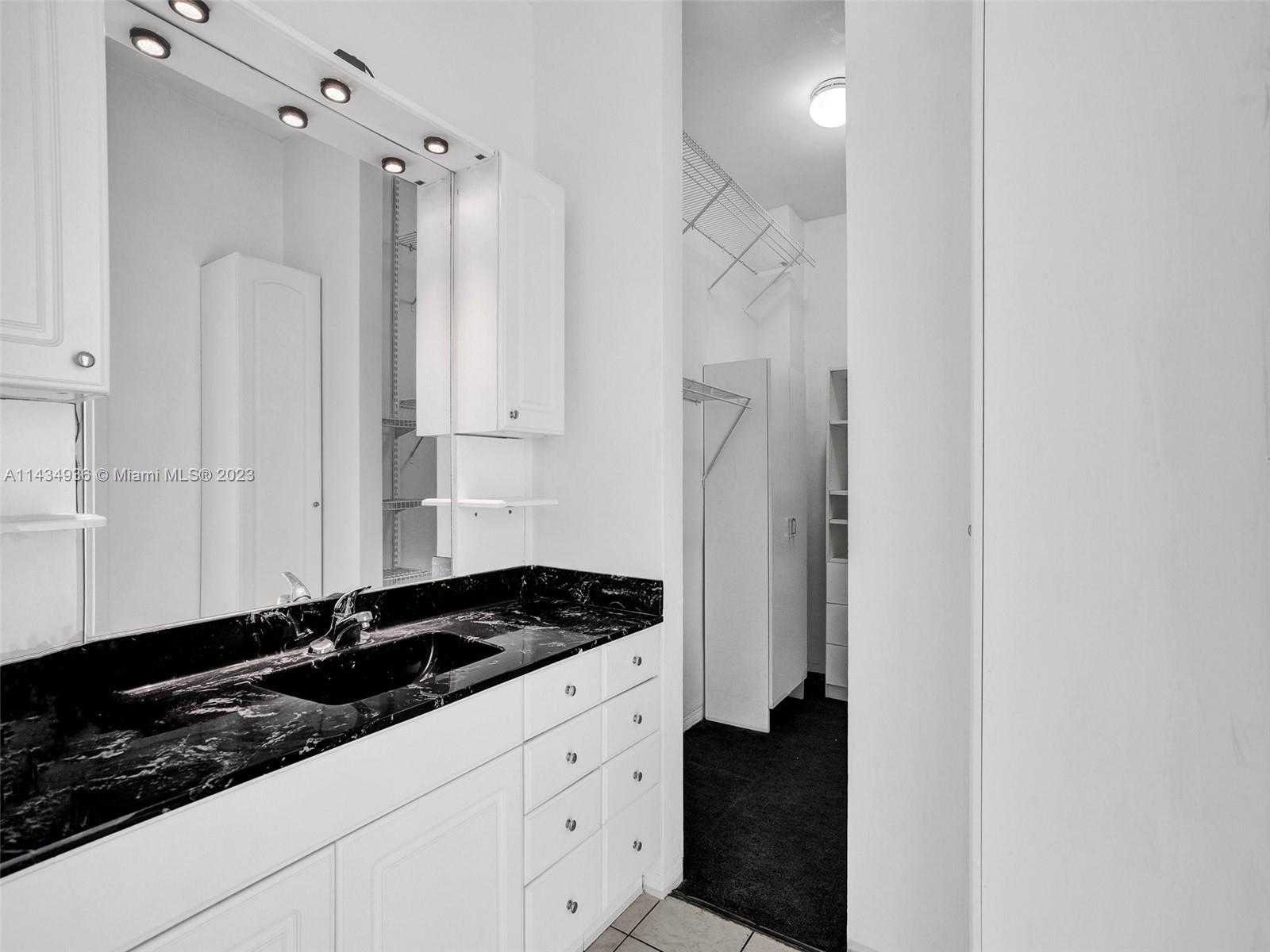 800 West Ave Unit: PH33