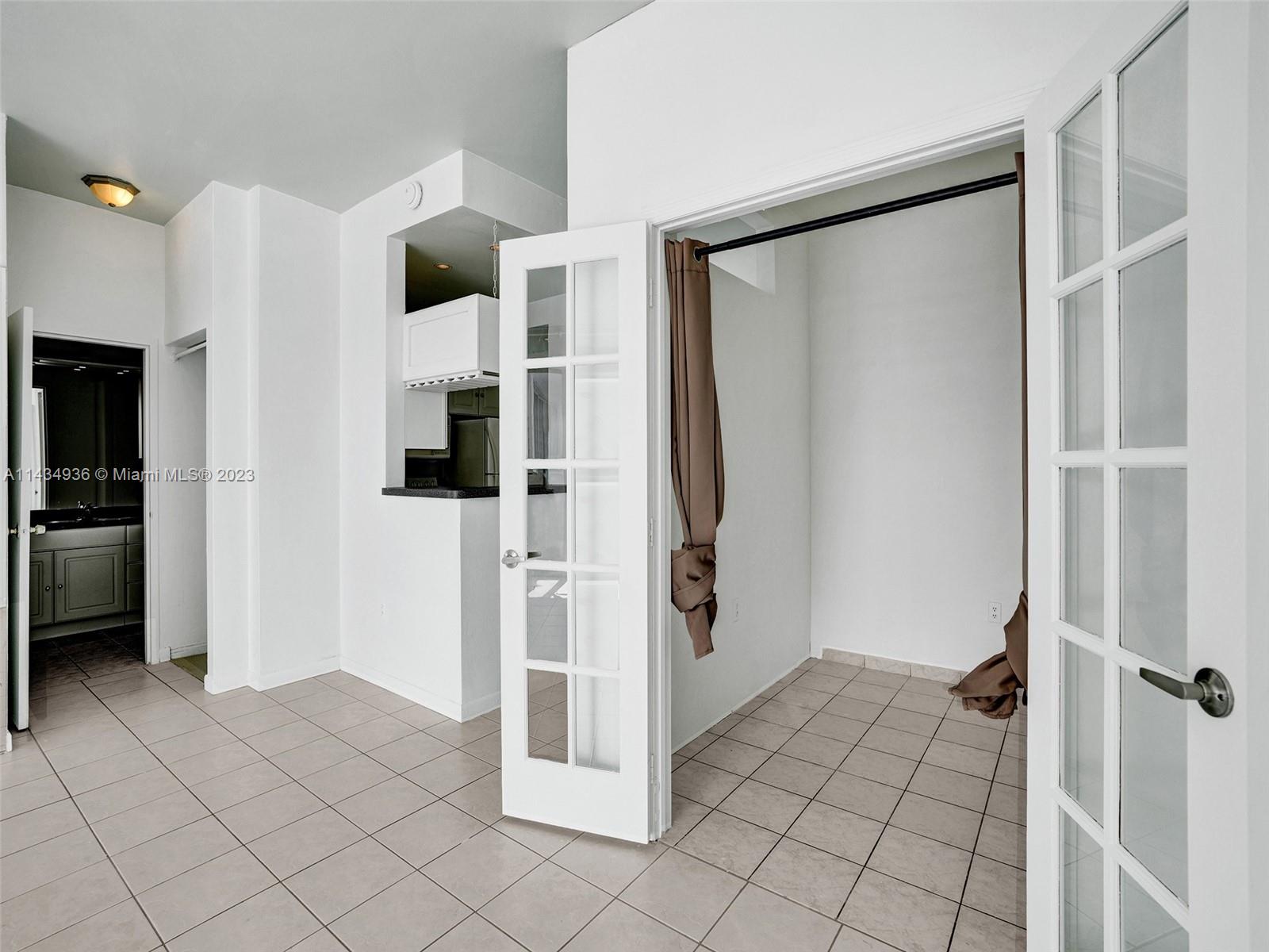 800 West Ave Unit: PH33
