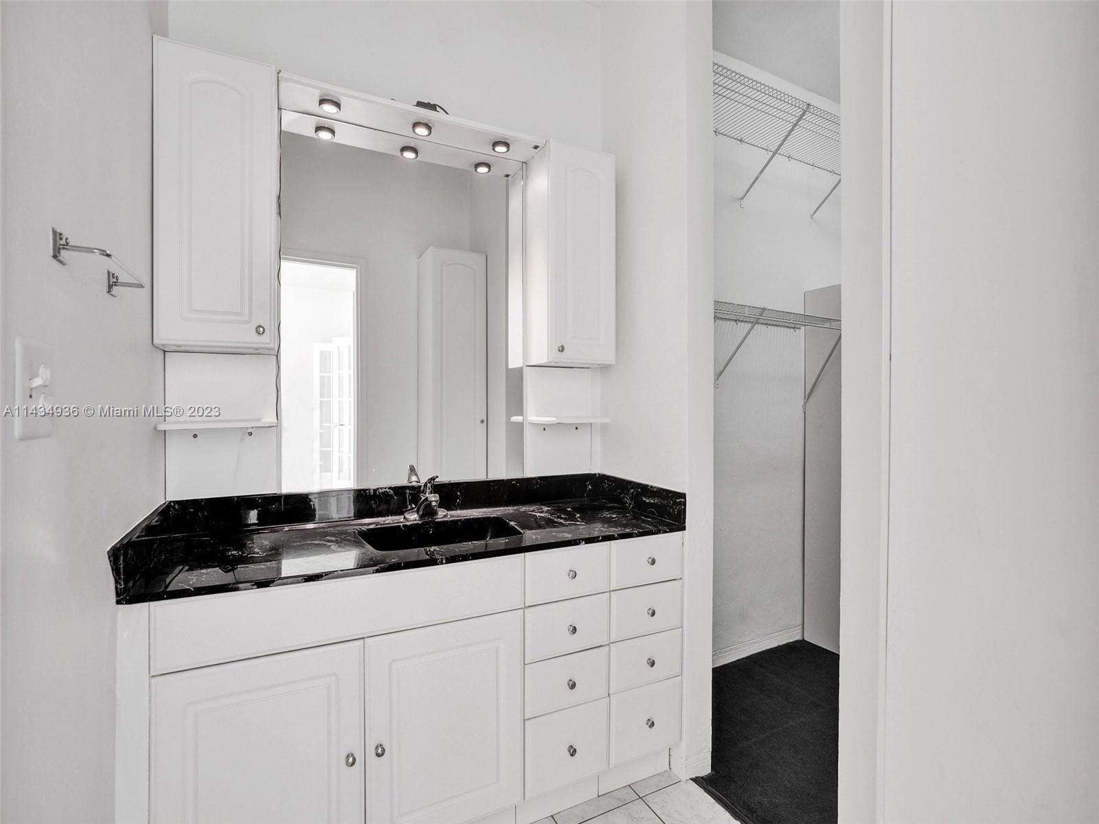 800 West Ave Unit: PH33
