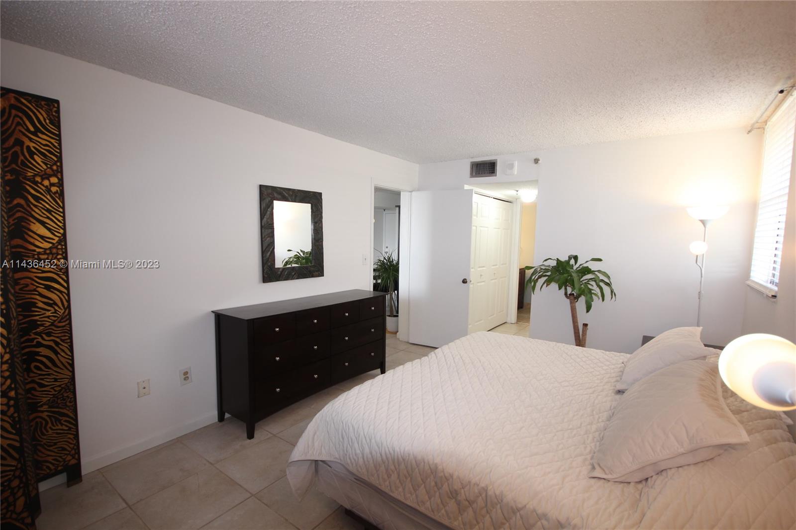 1775 Washington Ave # 5G