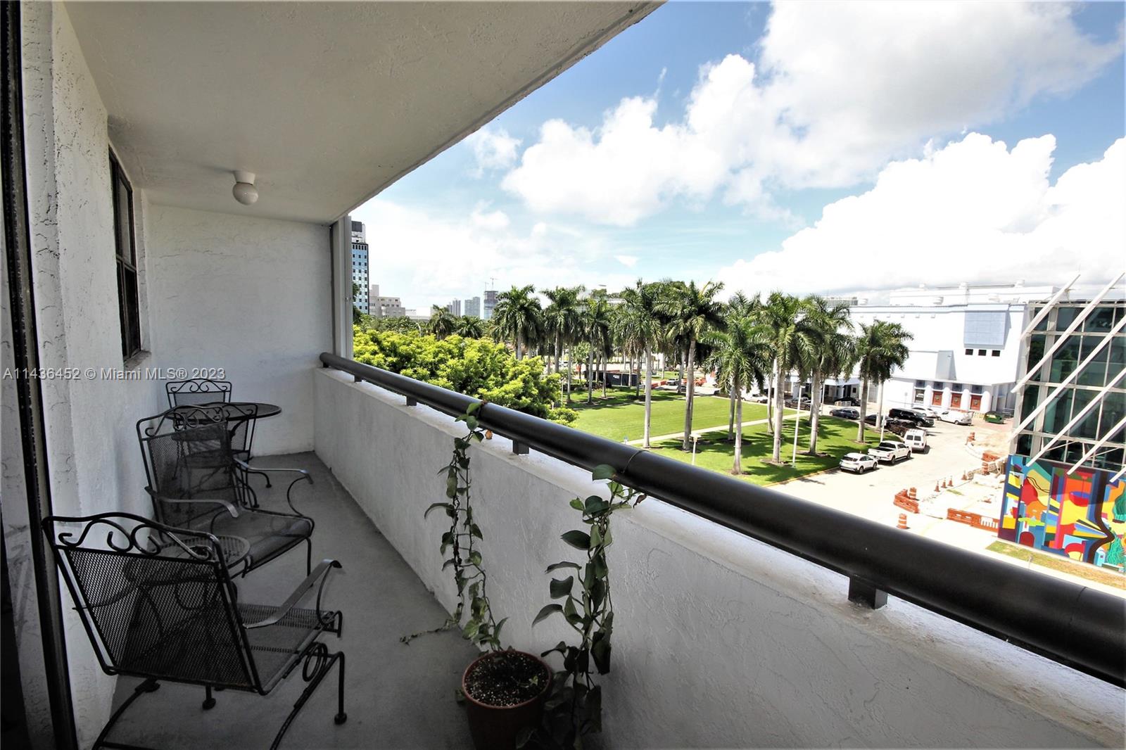 1775 Washington Ave # 5G