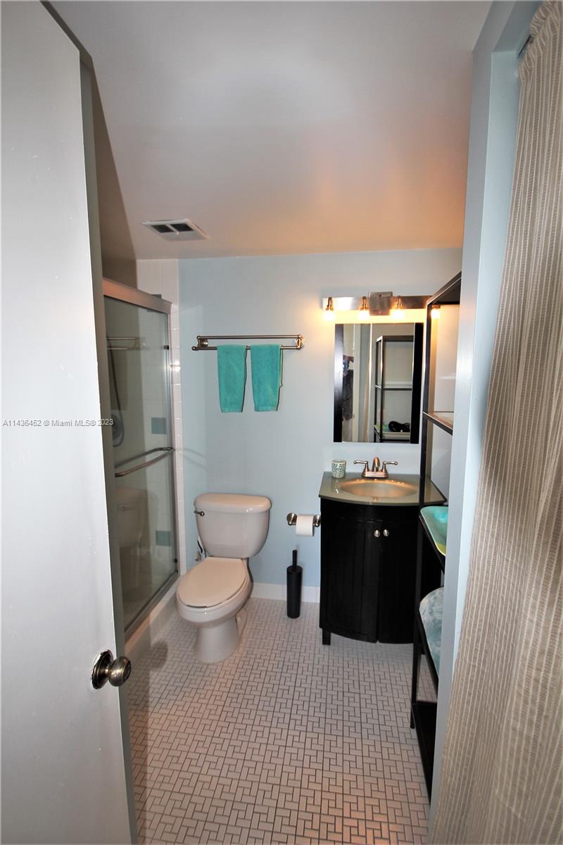 1775 Washington Ave # 5G