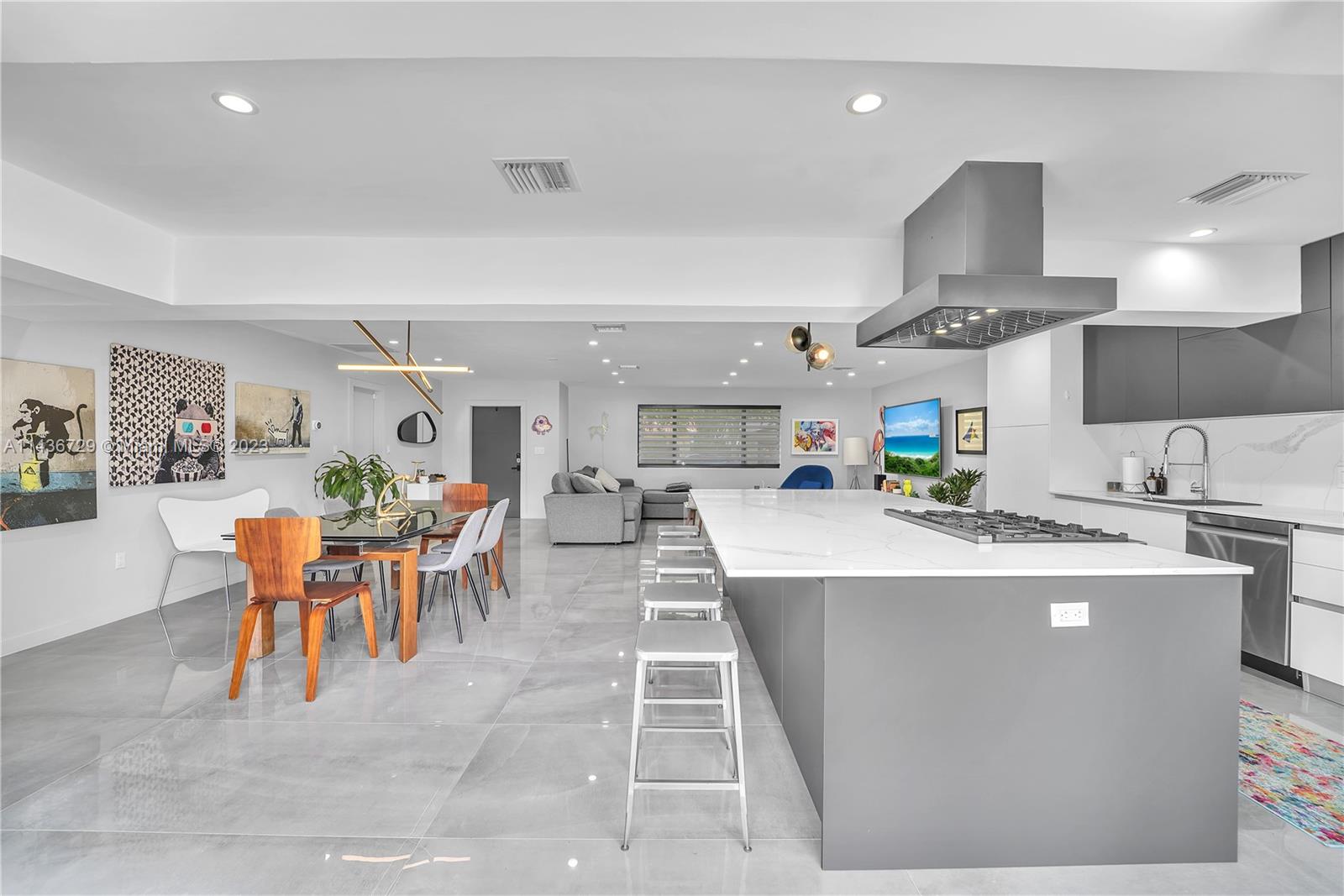 6311 Hutchinson Rd