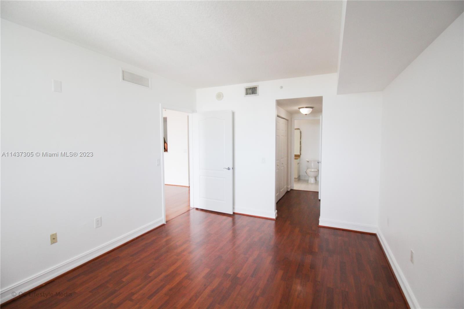 117 NW 42nd Ave # 1409