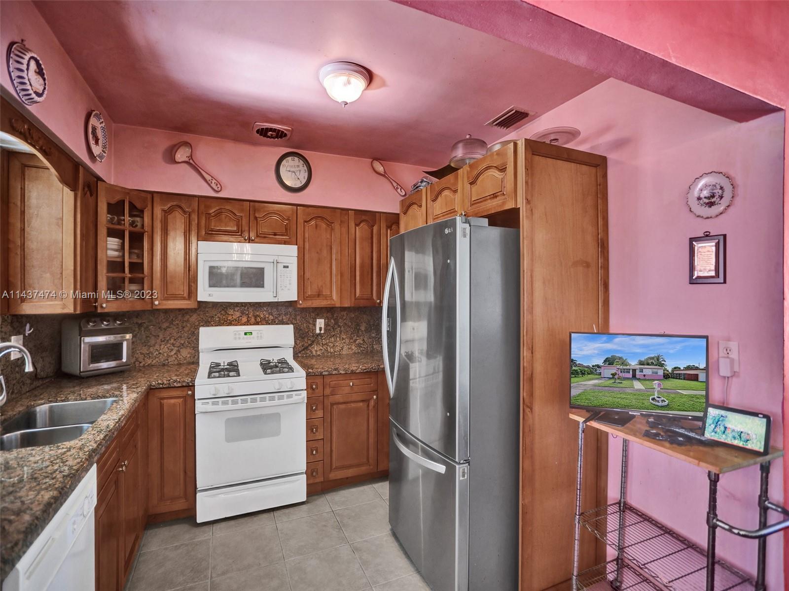 2151 SW 67th ave