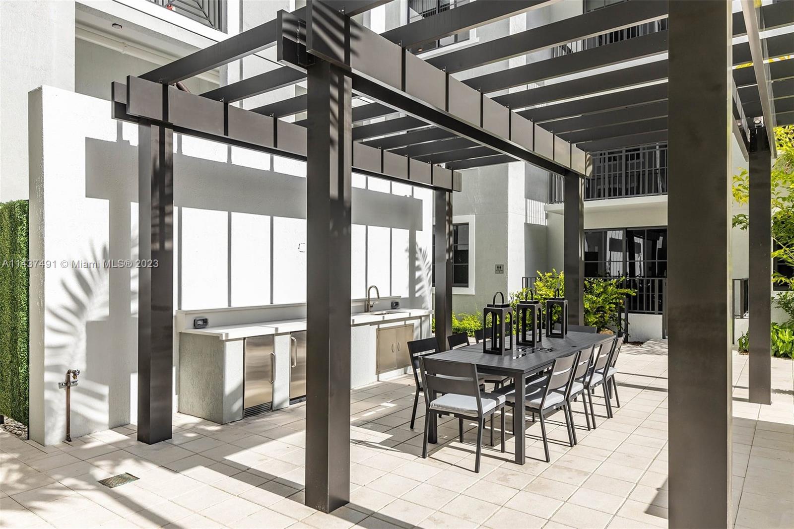 1711 N University Dr Unit: 1208