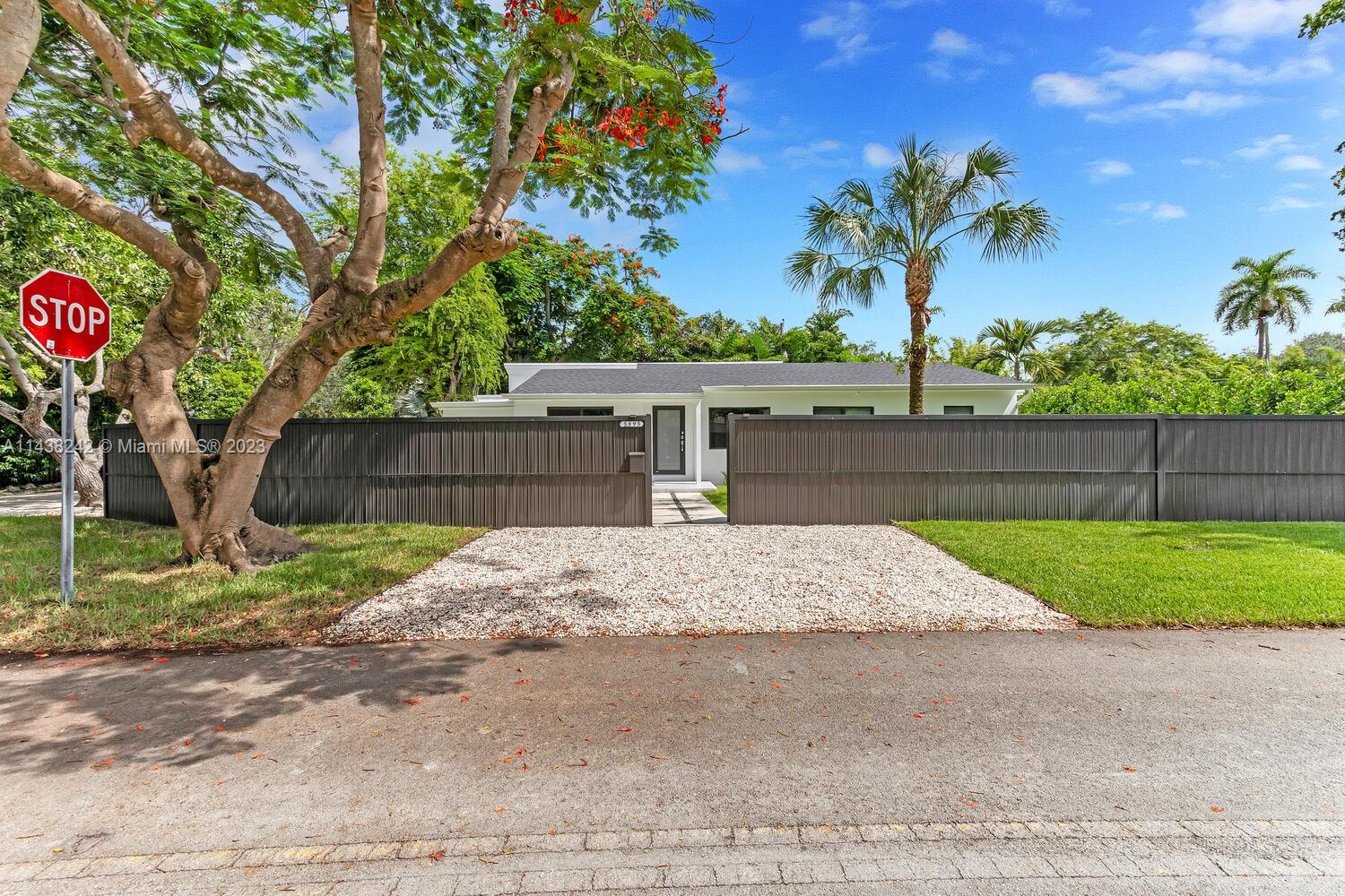 5895 SW 50th Ter