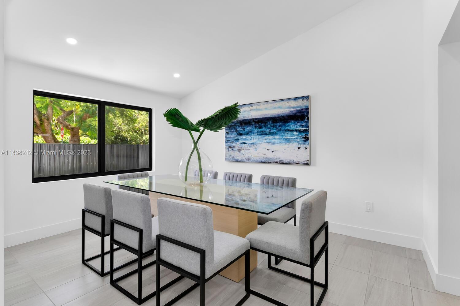 5895 SW 50th Ter