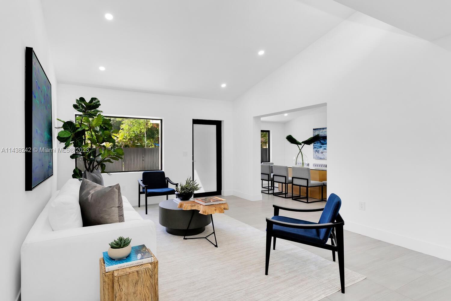 5895 SW 50th Ter