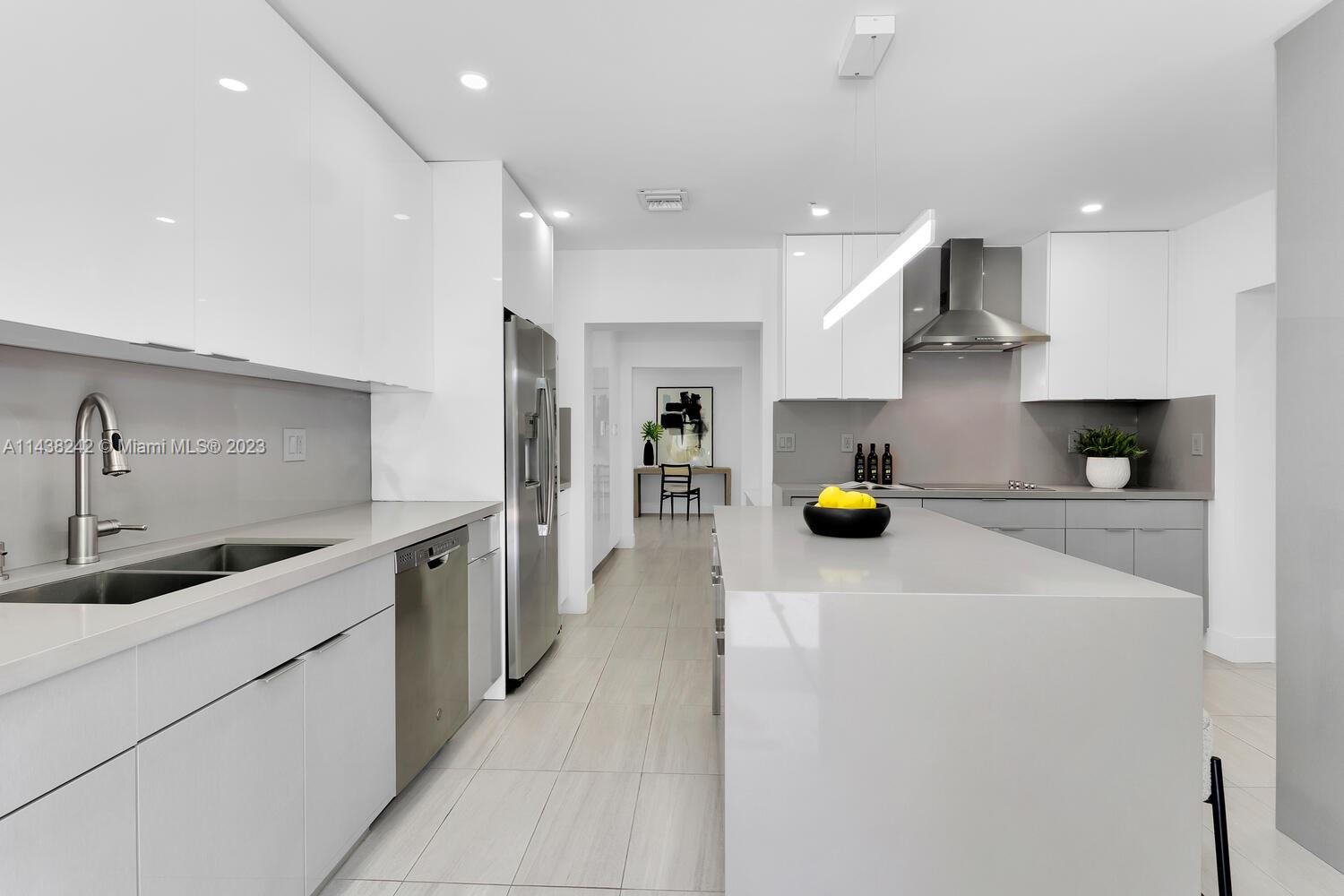 5895 SW 50th Ter