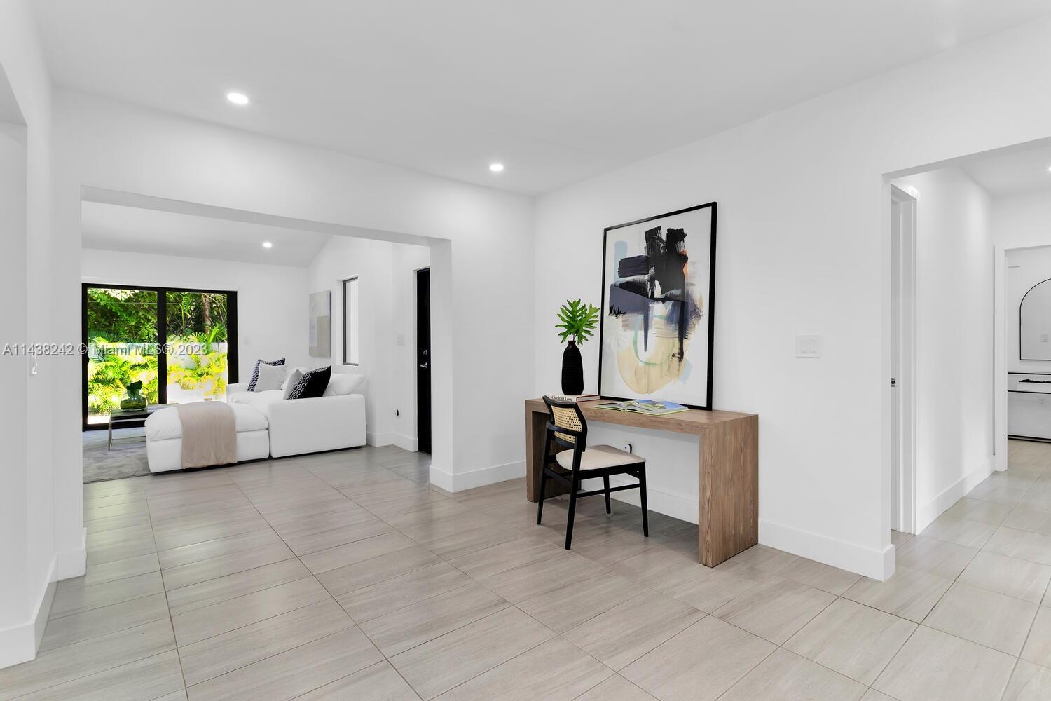 5895 SW 50th Ter