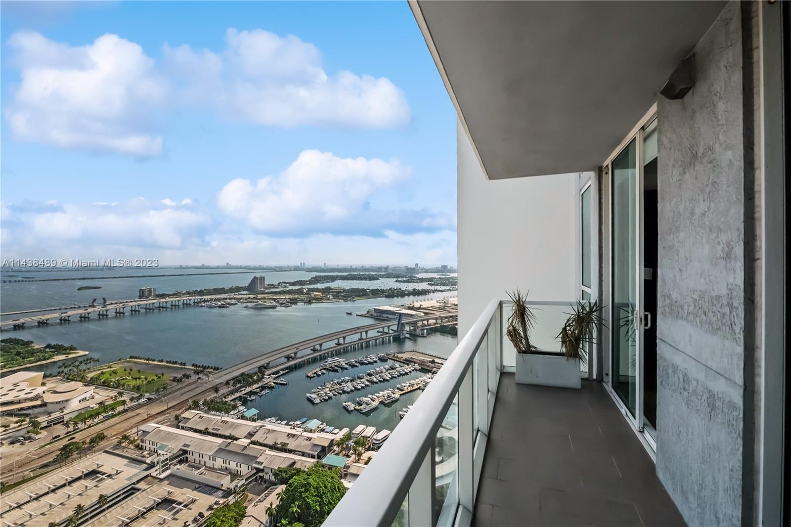 244 Biscayne Blvd # 4704