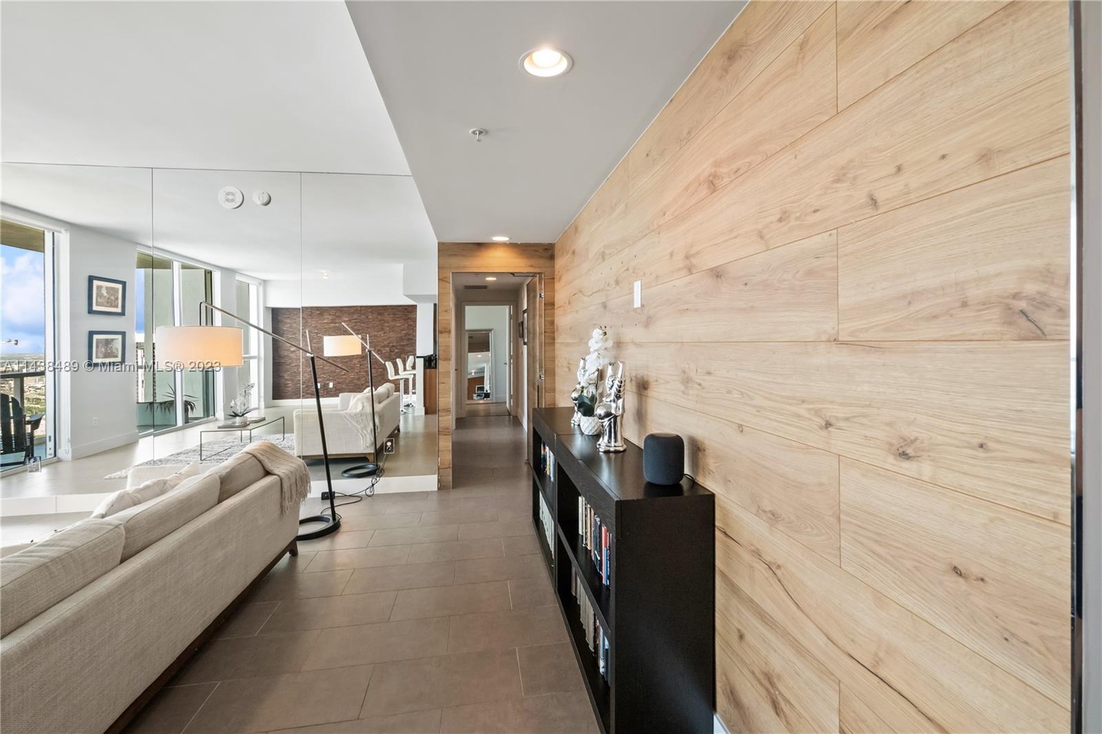 244 Biscayne Blvd # 4704