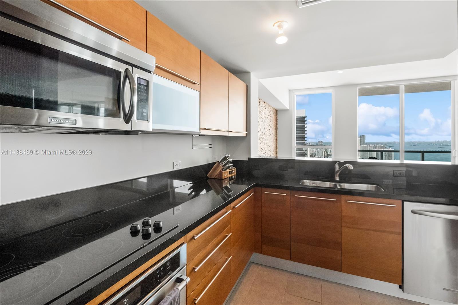 244 Biscayne Blvd # 4704