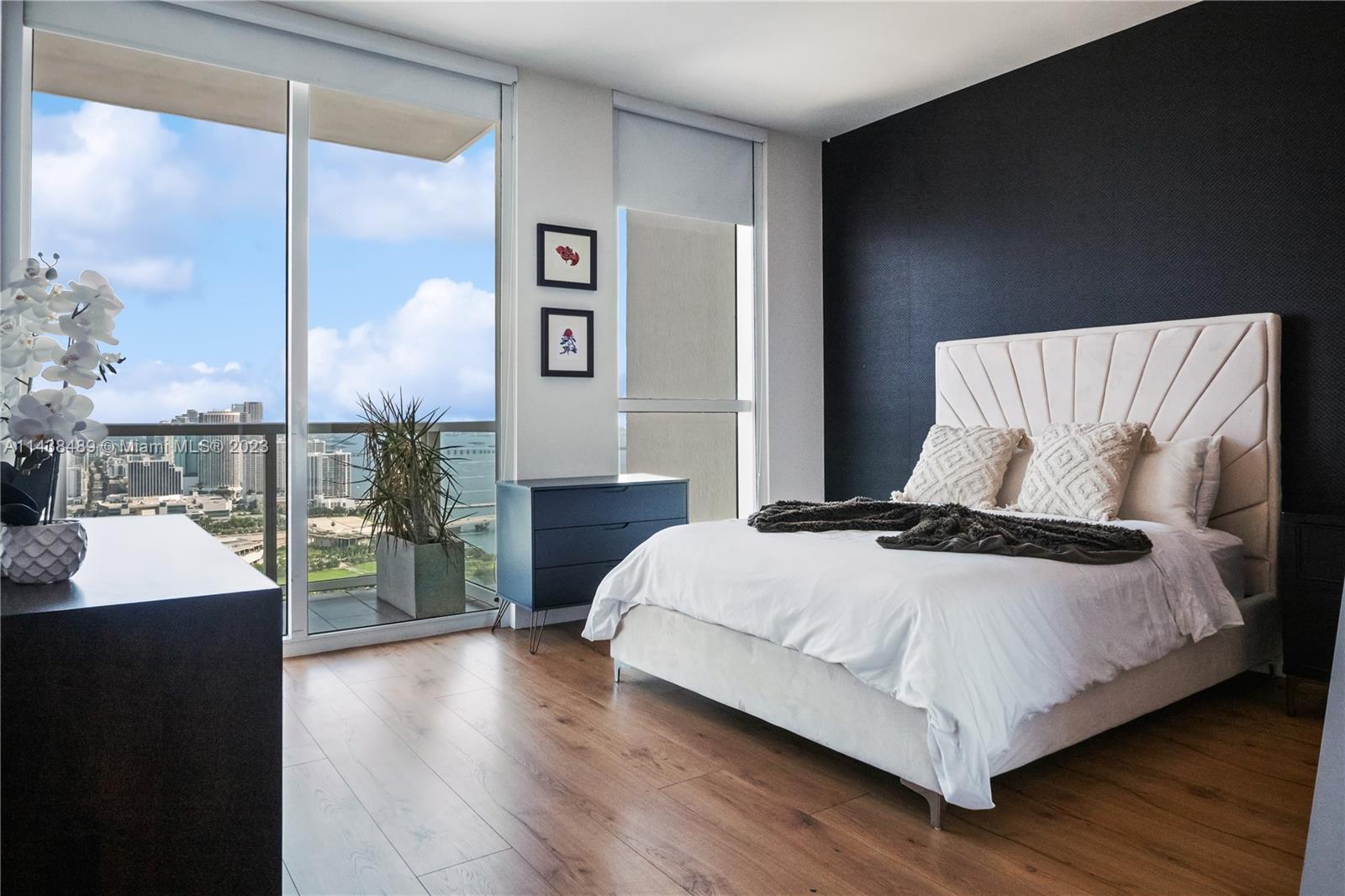 244 Biscayne Blvd # 4704