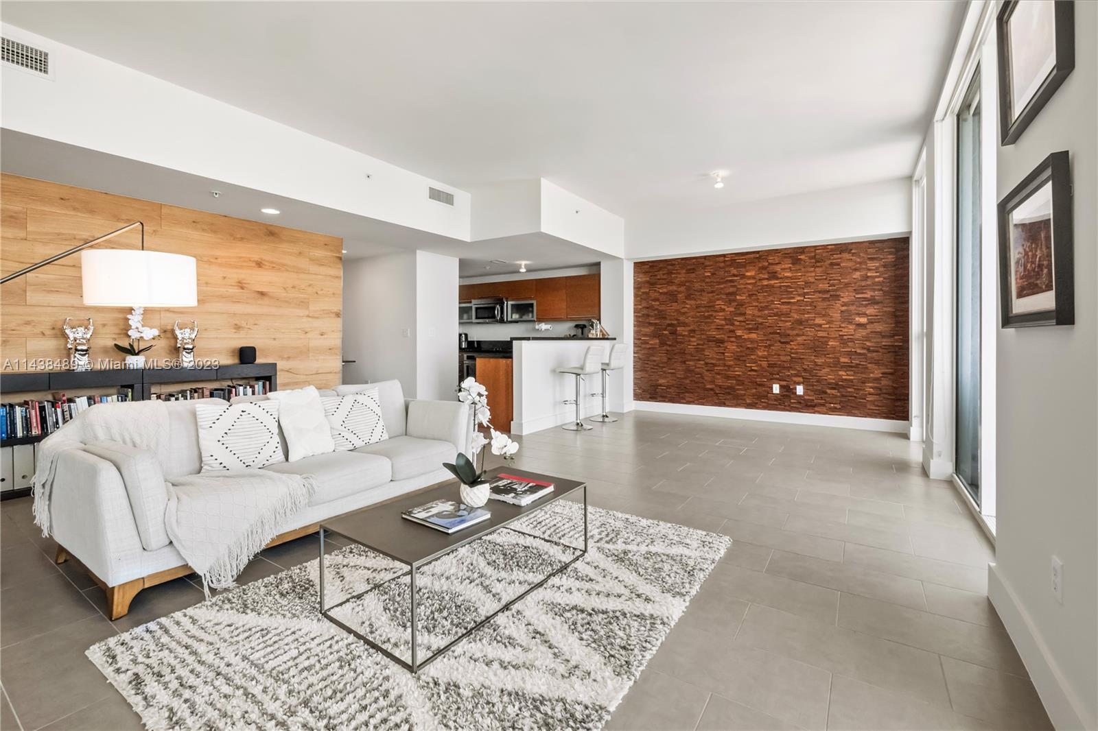 244 Biscayne Blvd # 4704