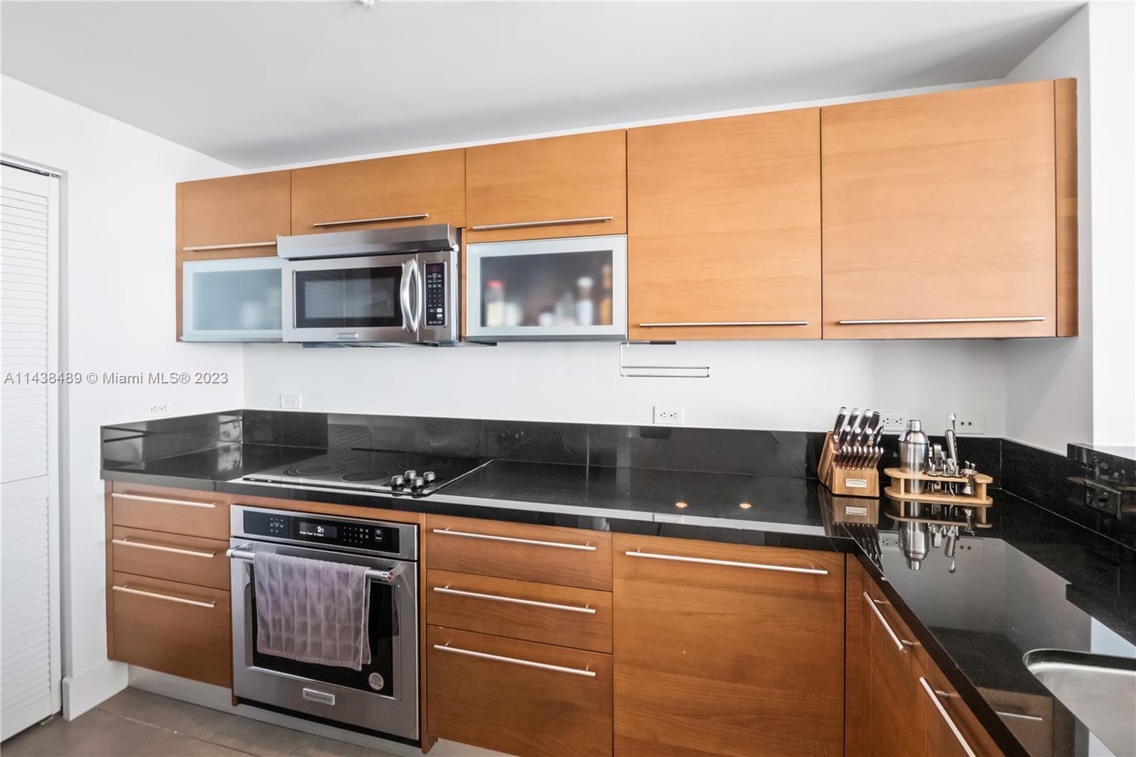 244 Biscayne Blvd # 4704