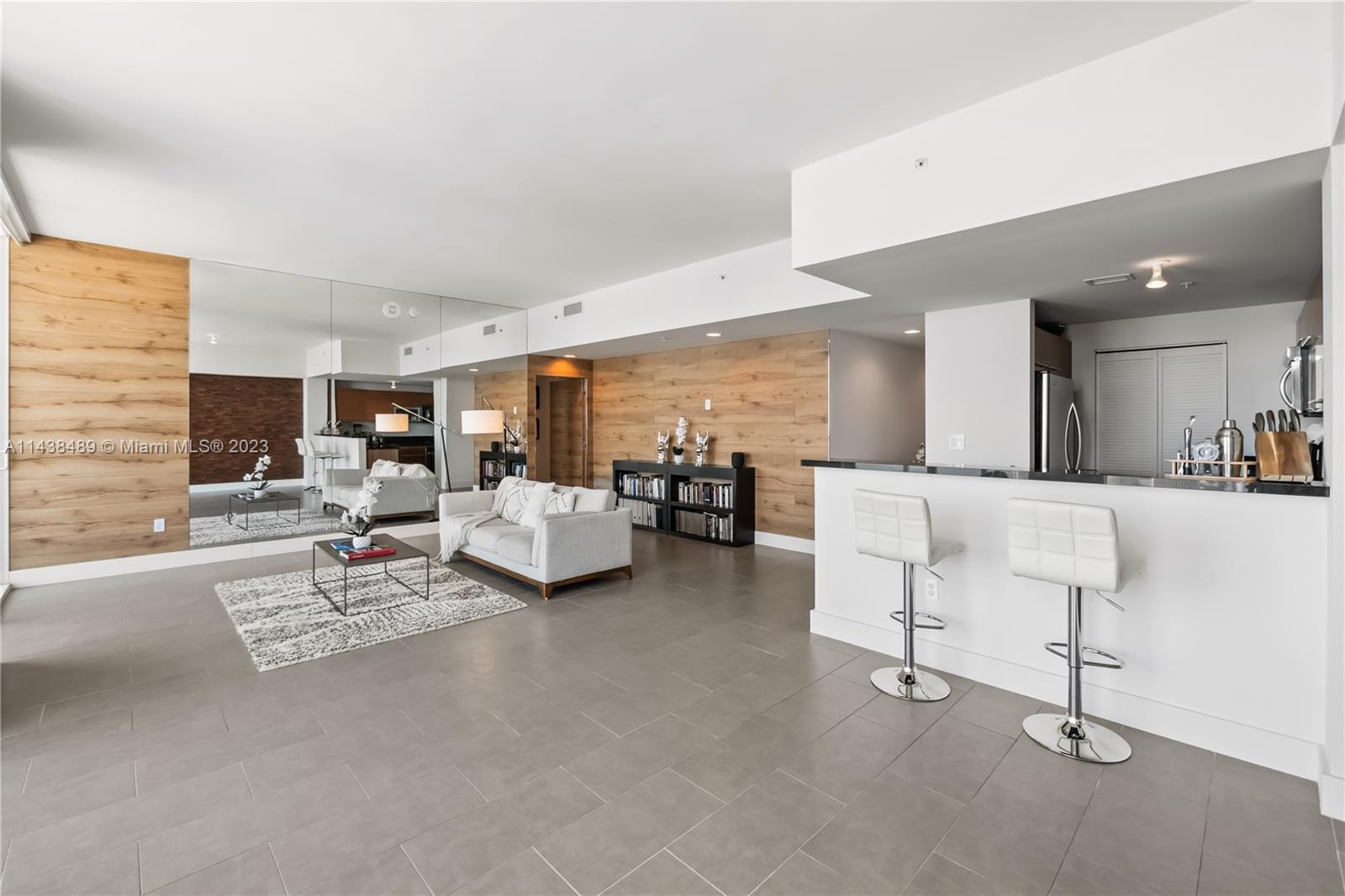 244 Biscayne Blvd # 4704