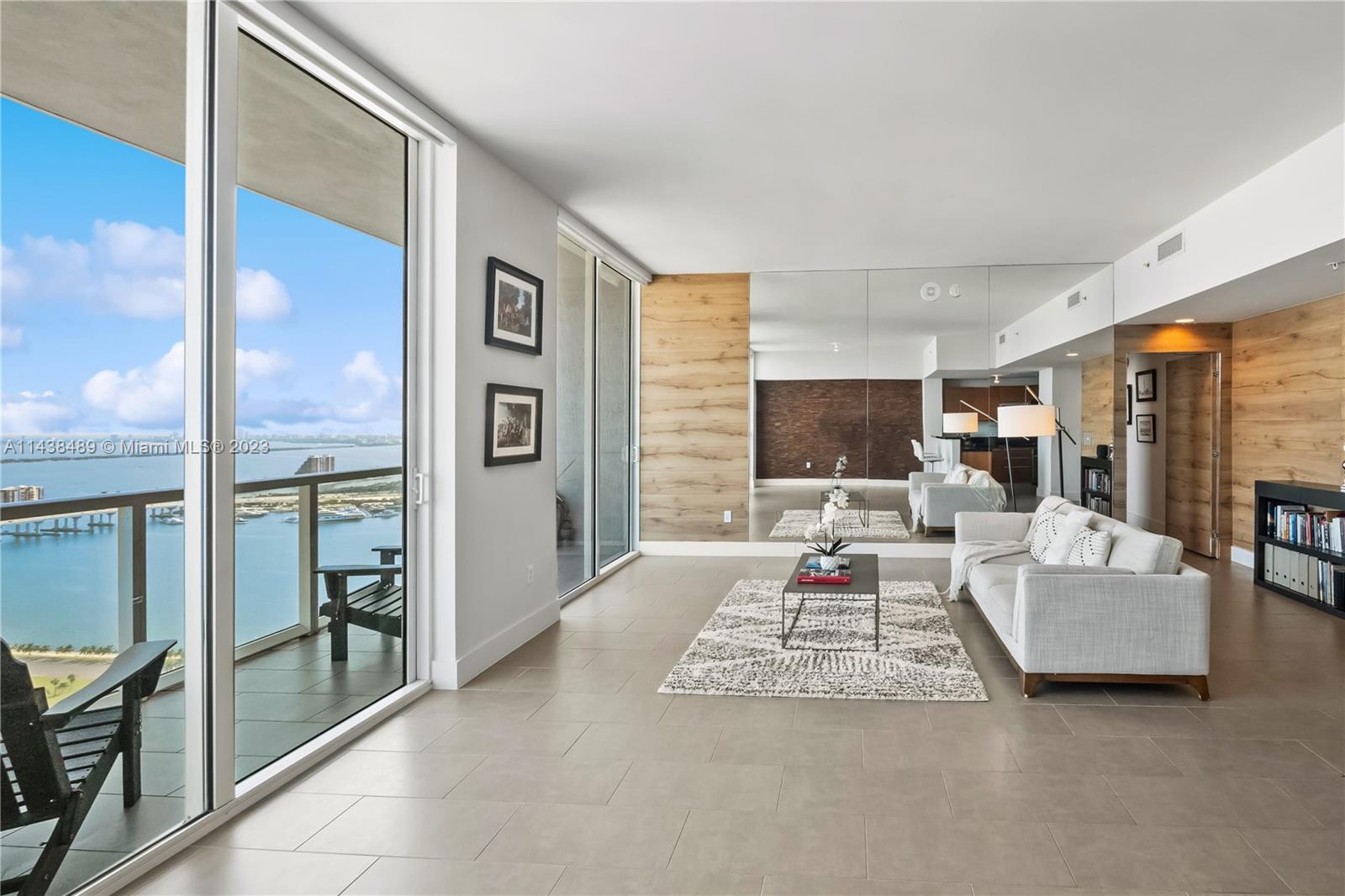 244 Biscayne Blvd # 4704