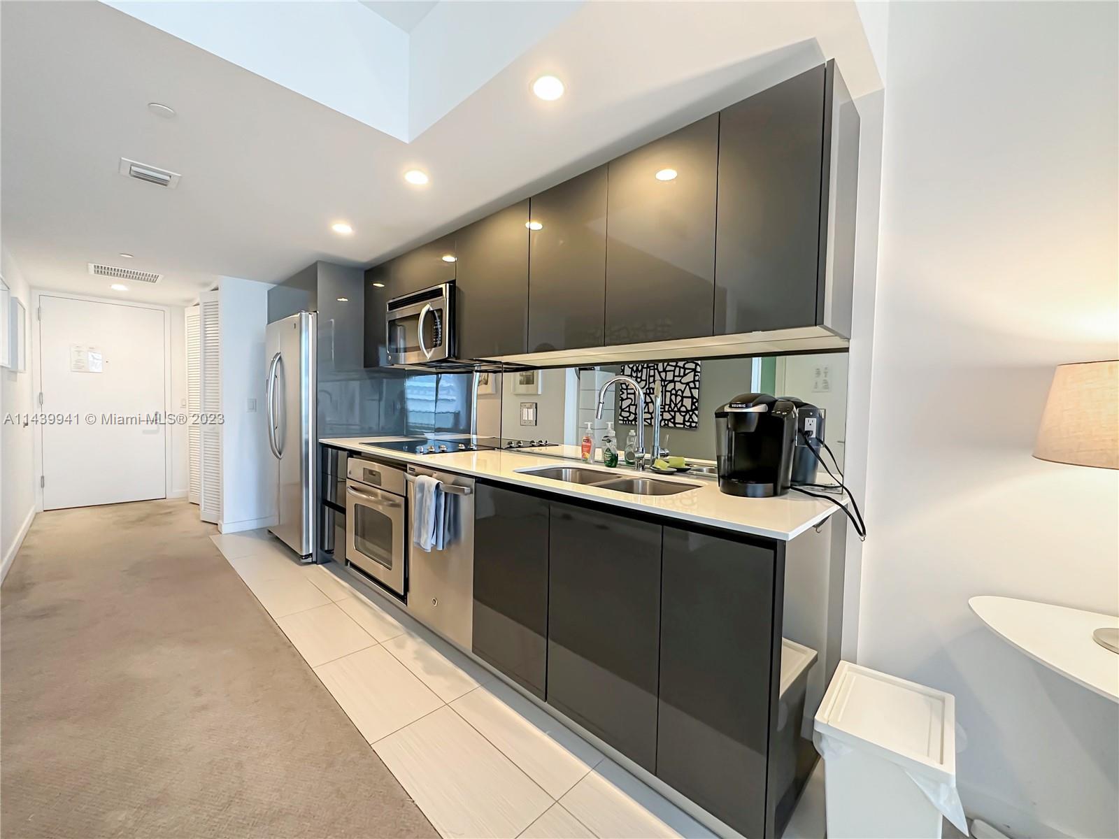 31 SE 6th St # 703
