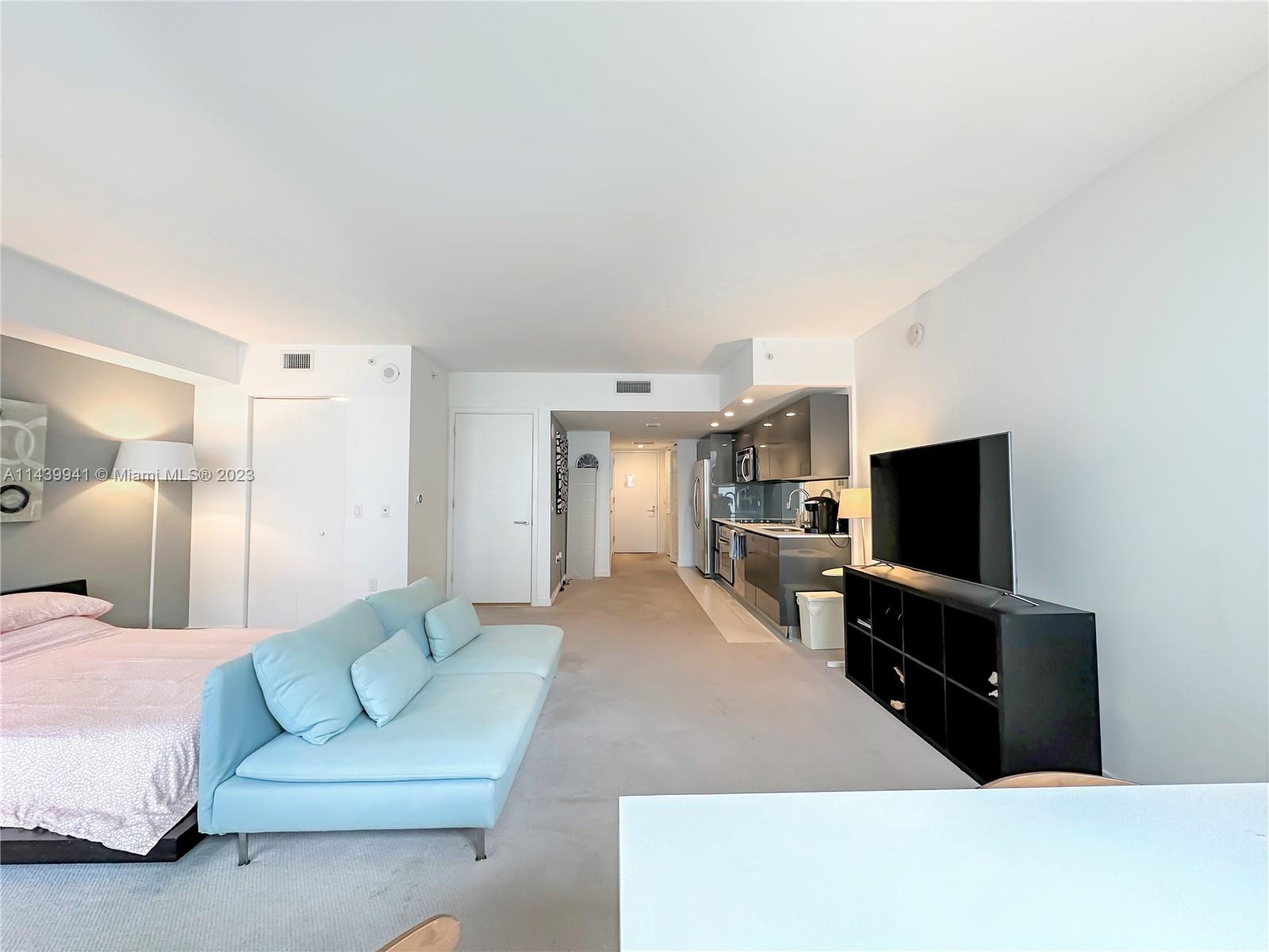 31 SE 6th St # 703