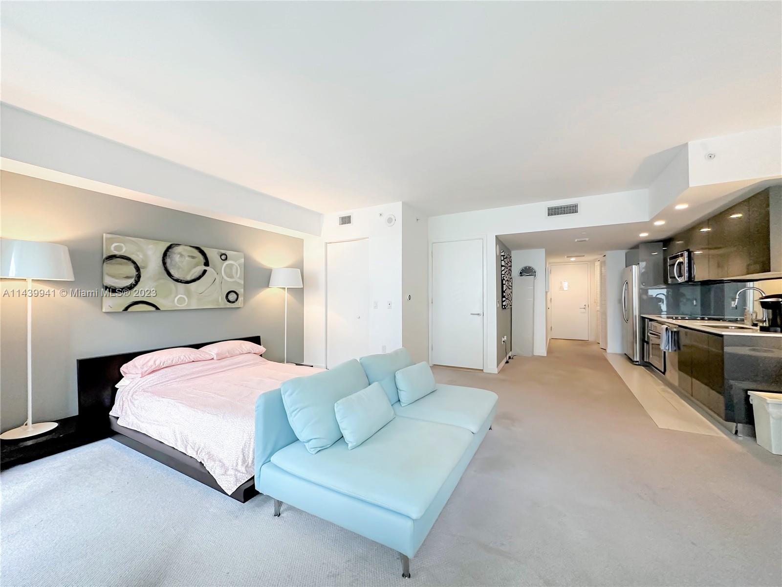 31 SE 6th St # 703