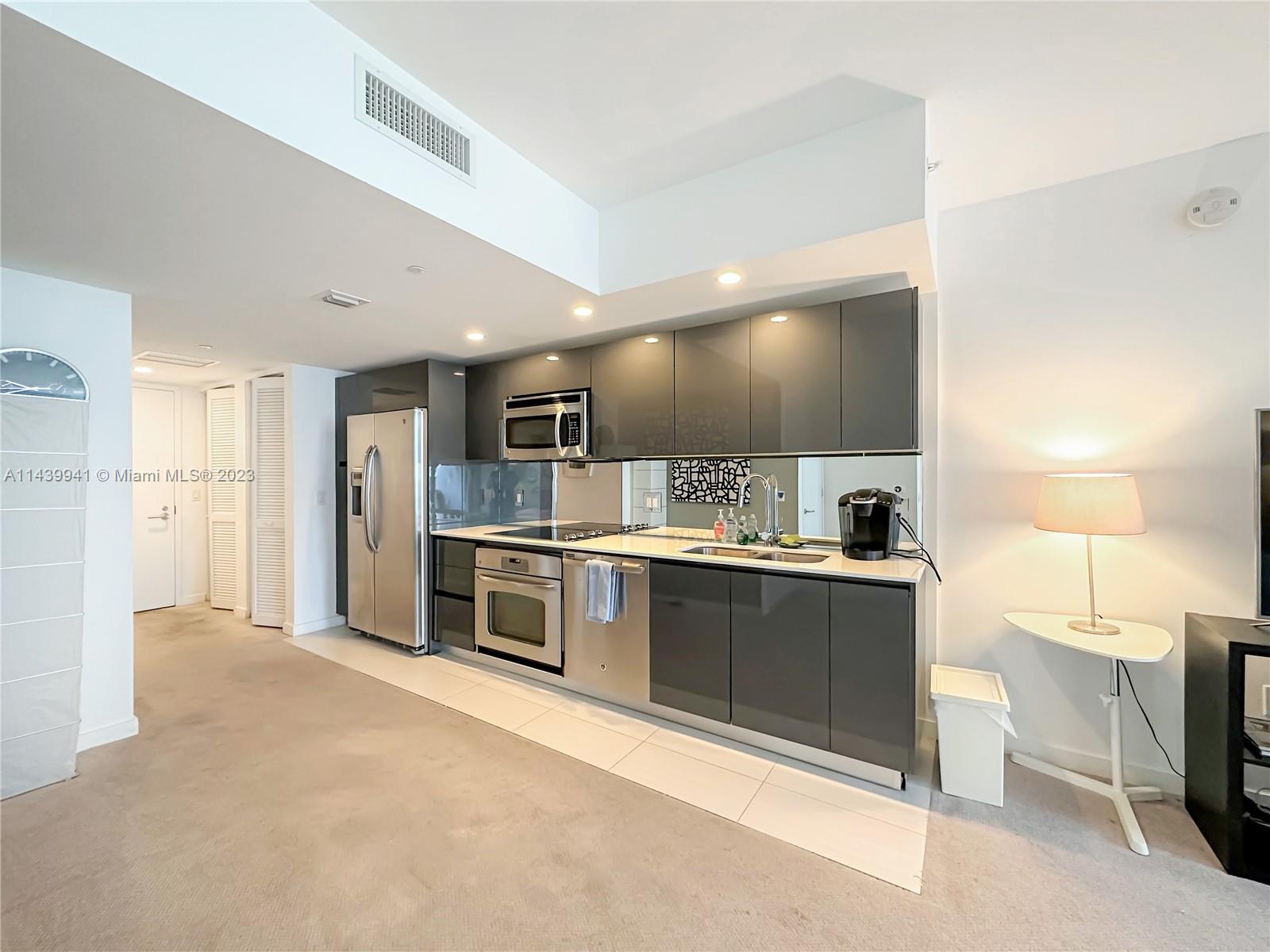 31 SE 6th St # 703
