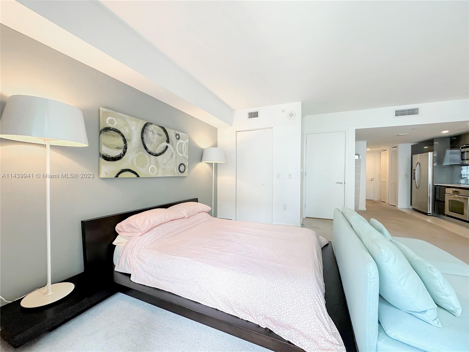 31 SE 6th St # 703