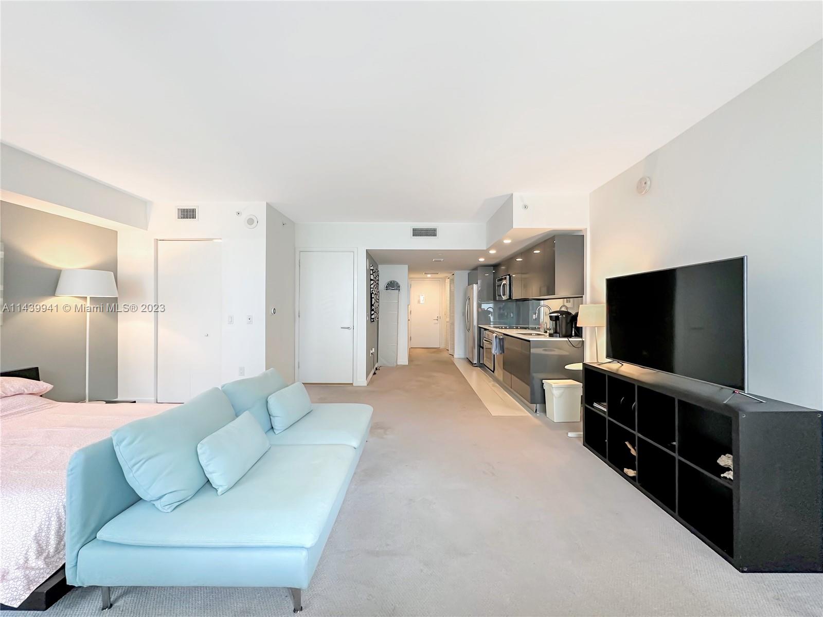 31 SE 6th St # 703